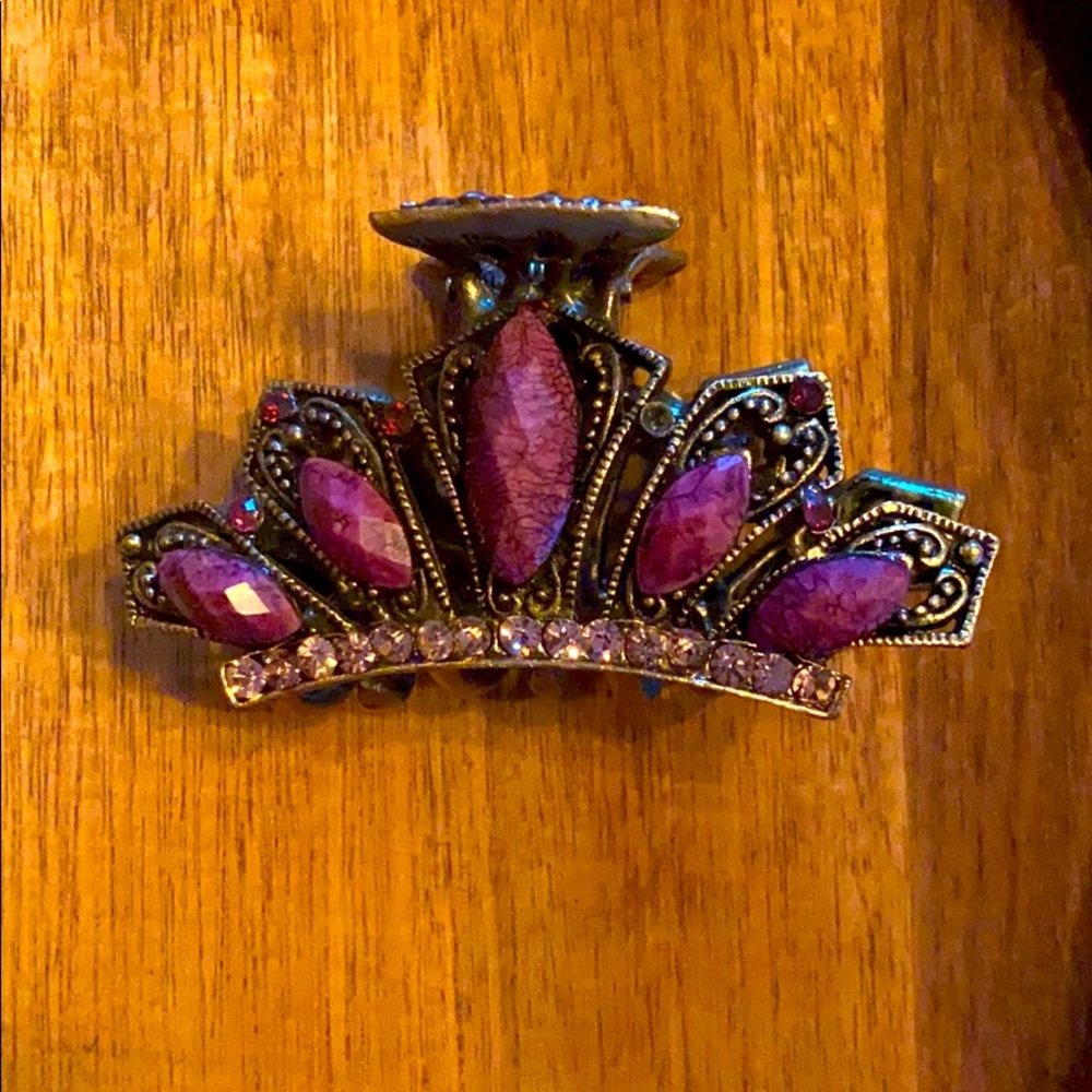 Jewelled hair clip
